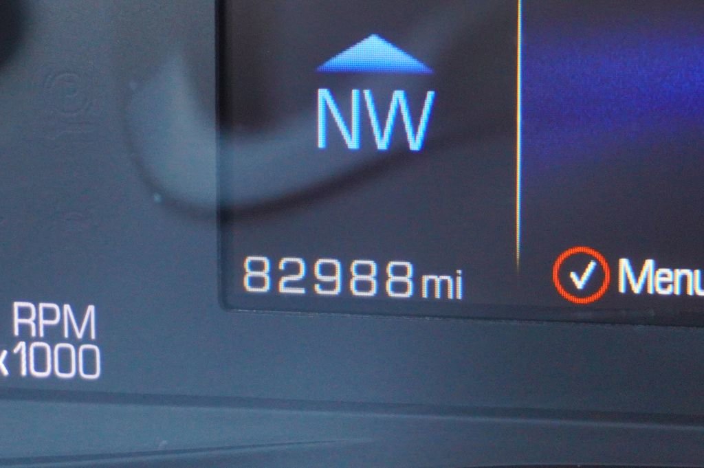 Used 2018 Cadillac XT5 Luxury w/ LPO, Sport Package image 14