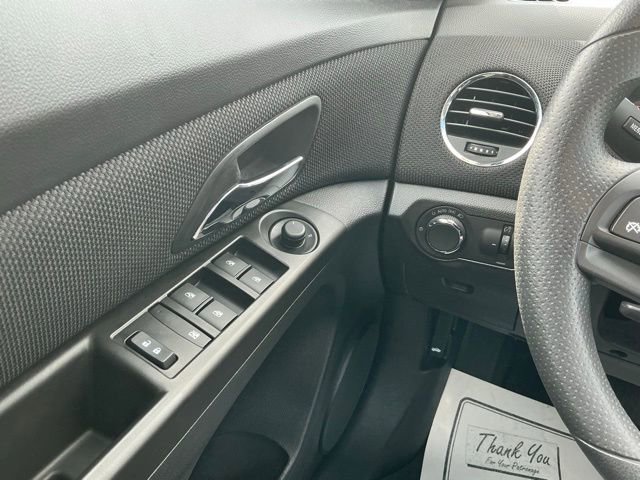 Used 2016 Chevrolet Cruze LT image 24