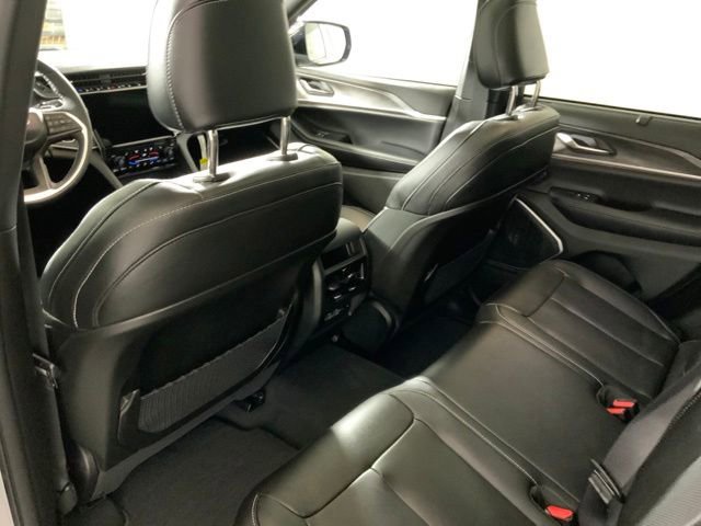 Used 2024 Jeep Grand Cherokee Limited 4xe w/ Luxury Tech Group II image 34