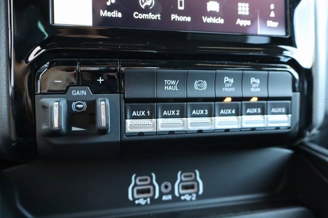 Used 2025 RAM 2500 Laramie w/ Sport Appearance Package image 28