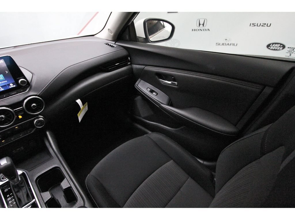 Certified 2025 Nissan Sentra SV FWD image 8