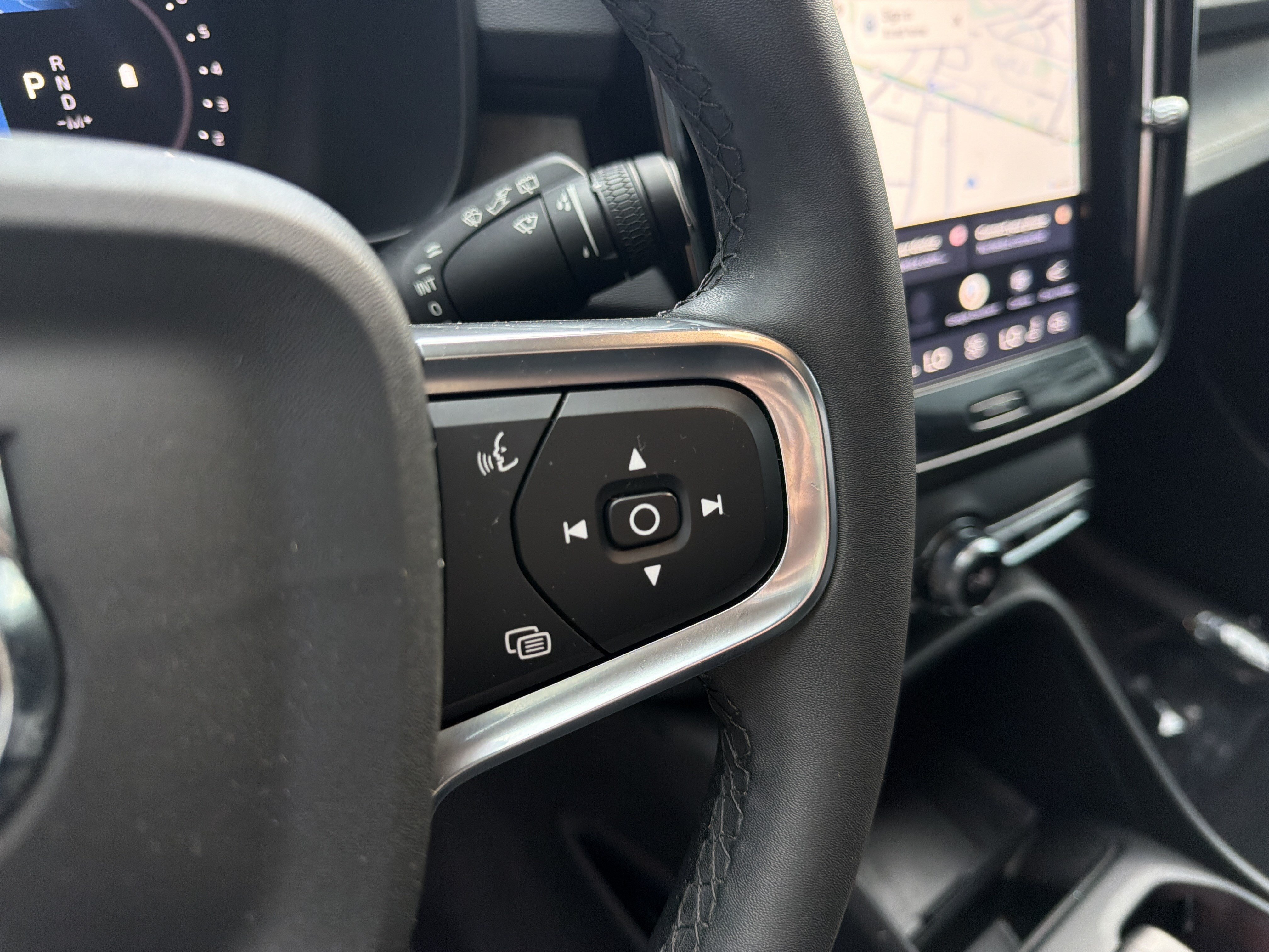 Certified 2024 Volvo XC40 B5 Core w/ Protection Package Premier AWD/4WD image 20