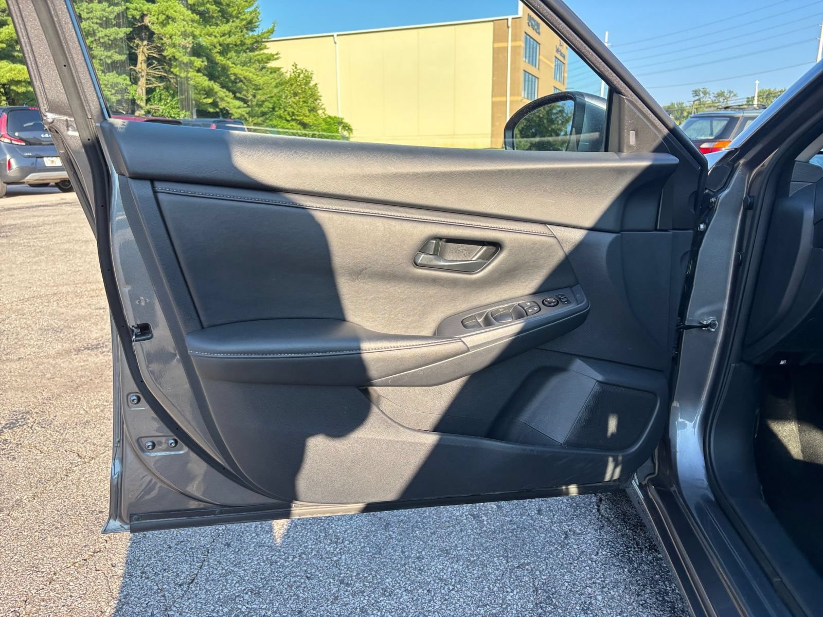 Used 2025 Nissan Sentra S FWD image 18