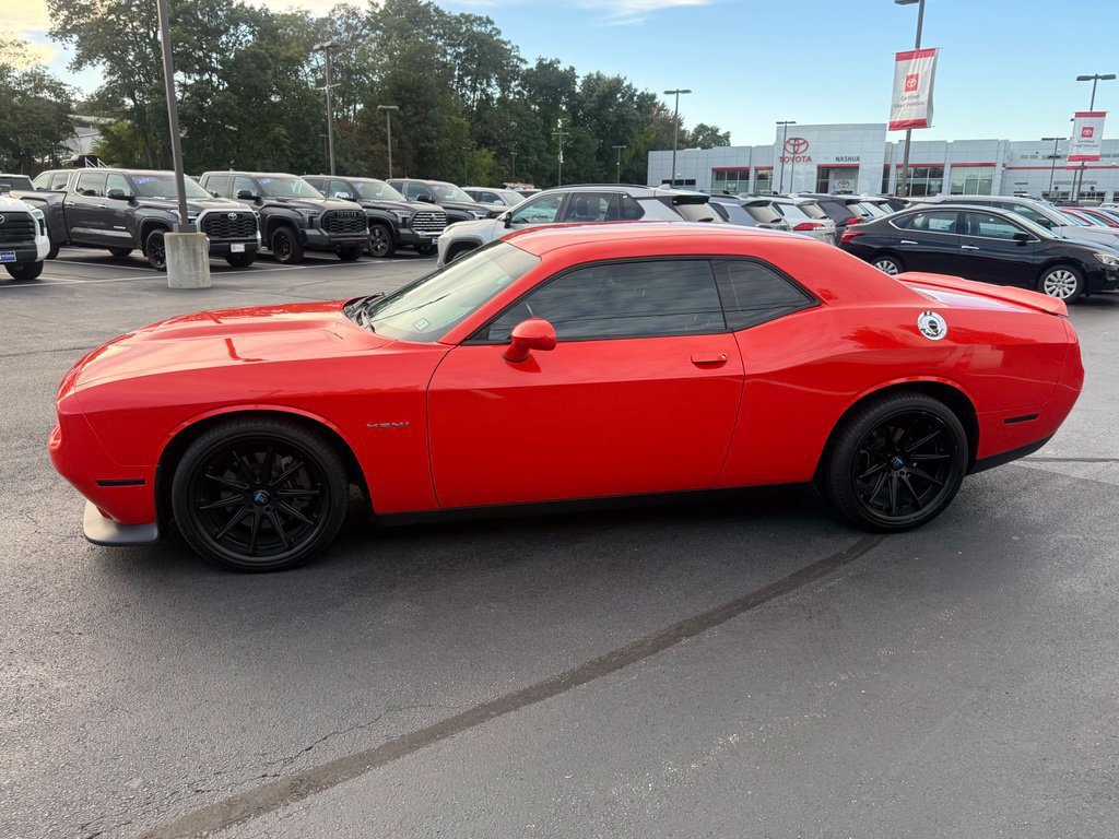Used 2020 Dodge Challenger R/T w/ Driver Convenience Group RWD image 3