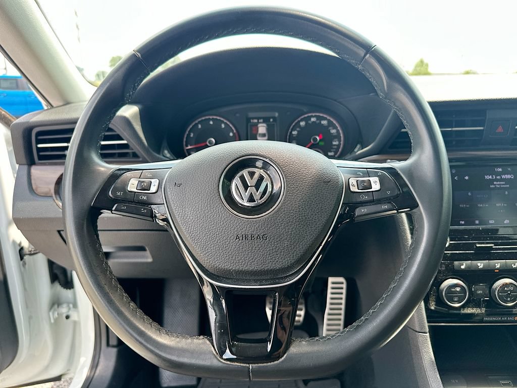 Used 2022 Volkswagen Passat 2.0T FWD image 18