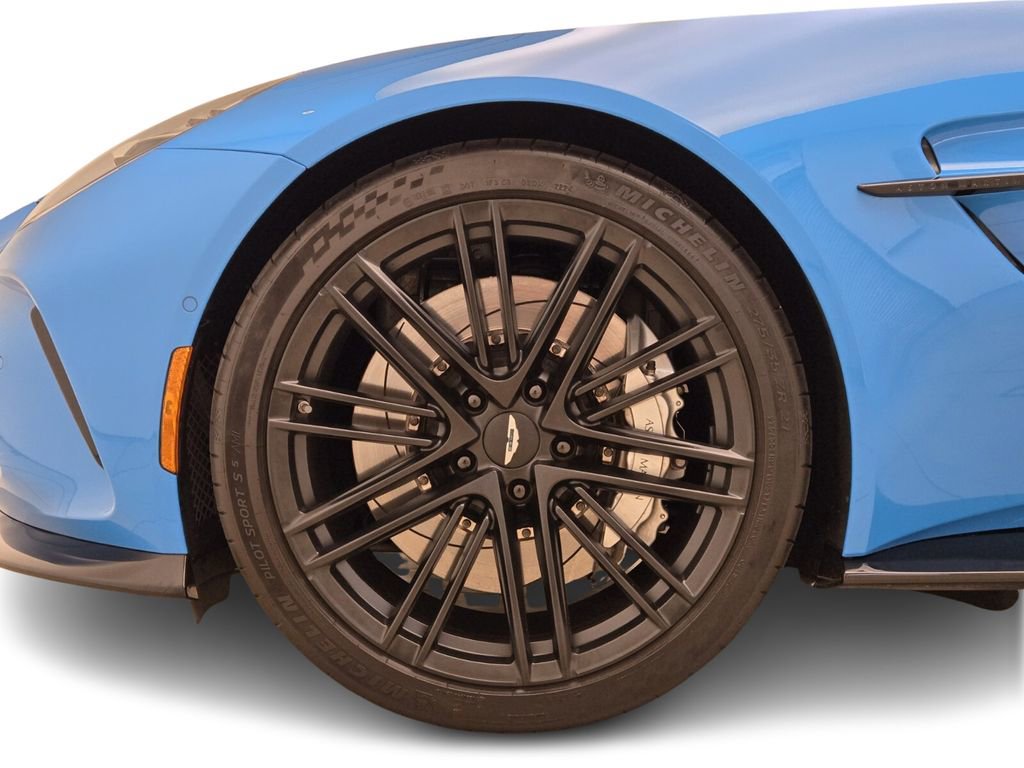 Used 2025 Aston Martin V8 Vantage Coupe image 13