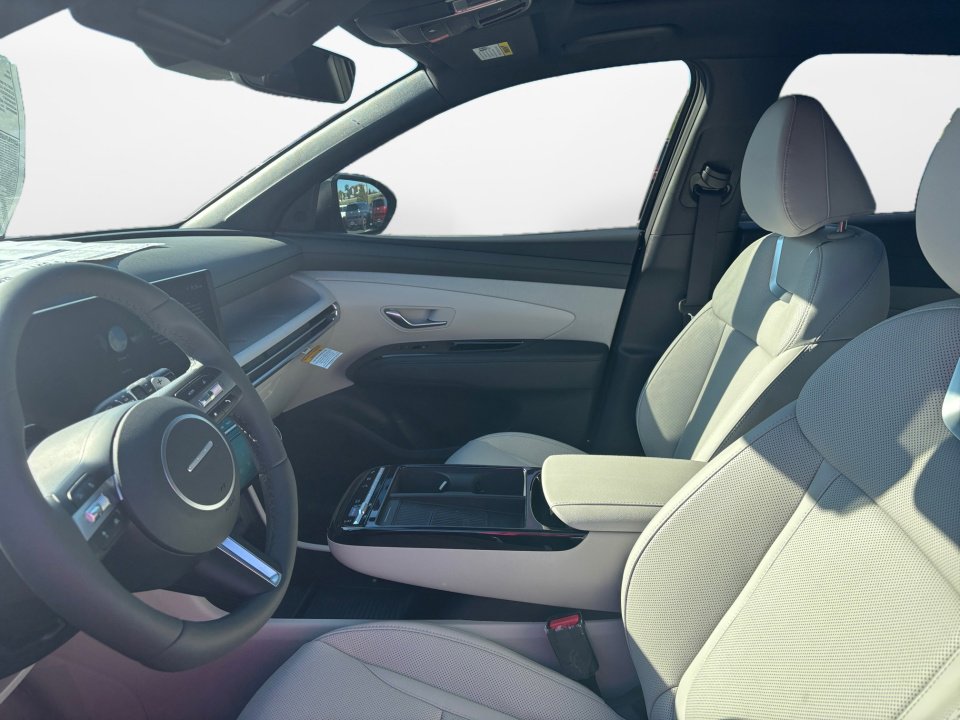 New 2025 Hyundai Tucson Limited image 9