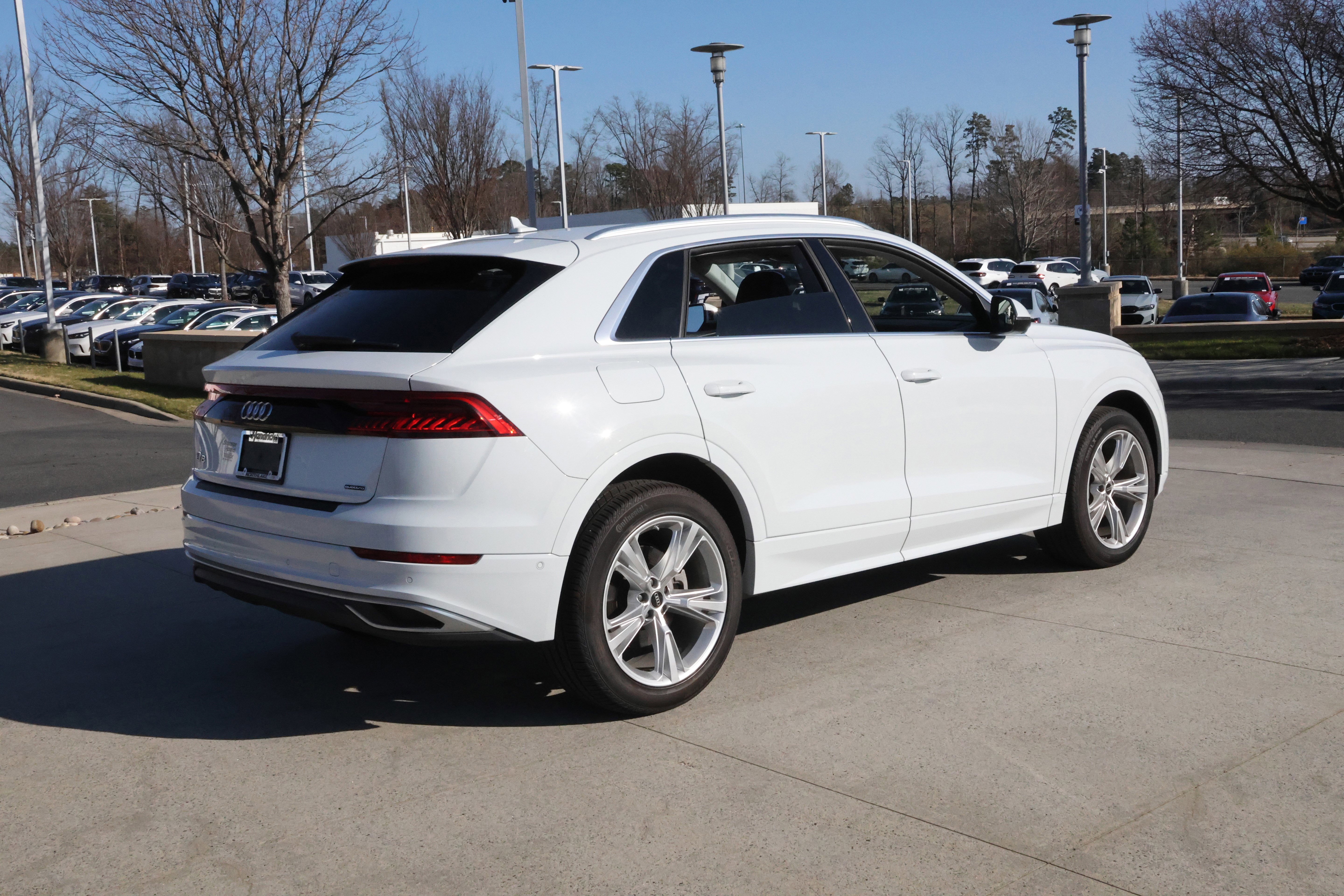 Used 2022 Audi Q8 Premium Plus image 9