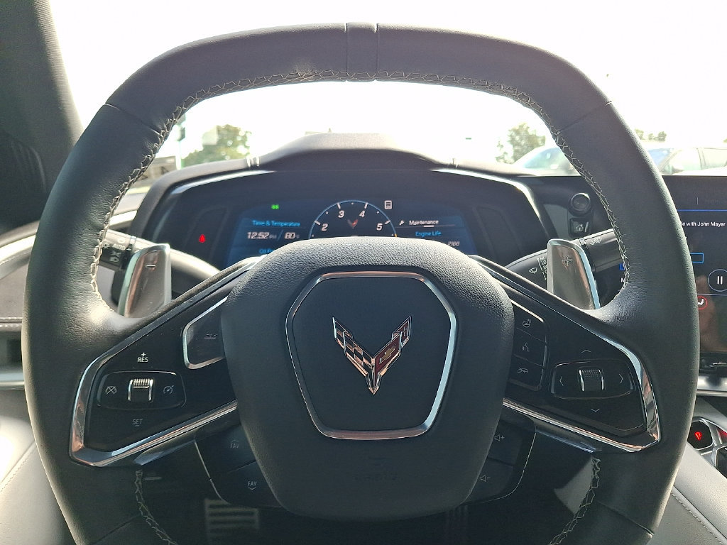 Used 2022 Chevrolet Corvette Stingray Preferred Cpe w/ Z51 Performance Package RWD image 17