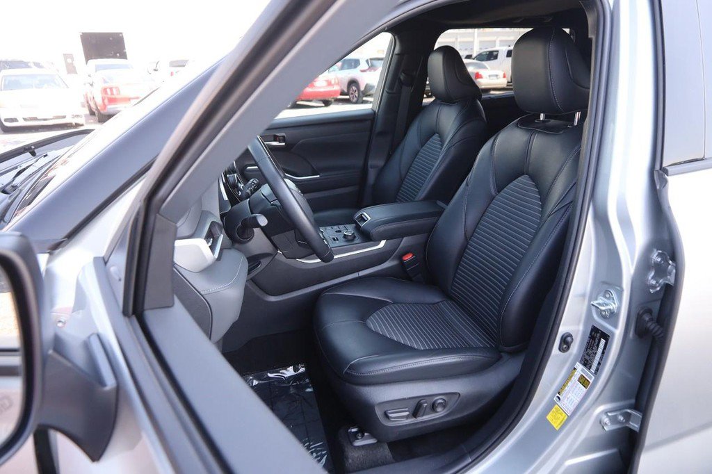 Certified 2024 Toyota Highlander XSE image 10
