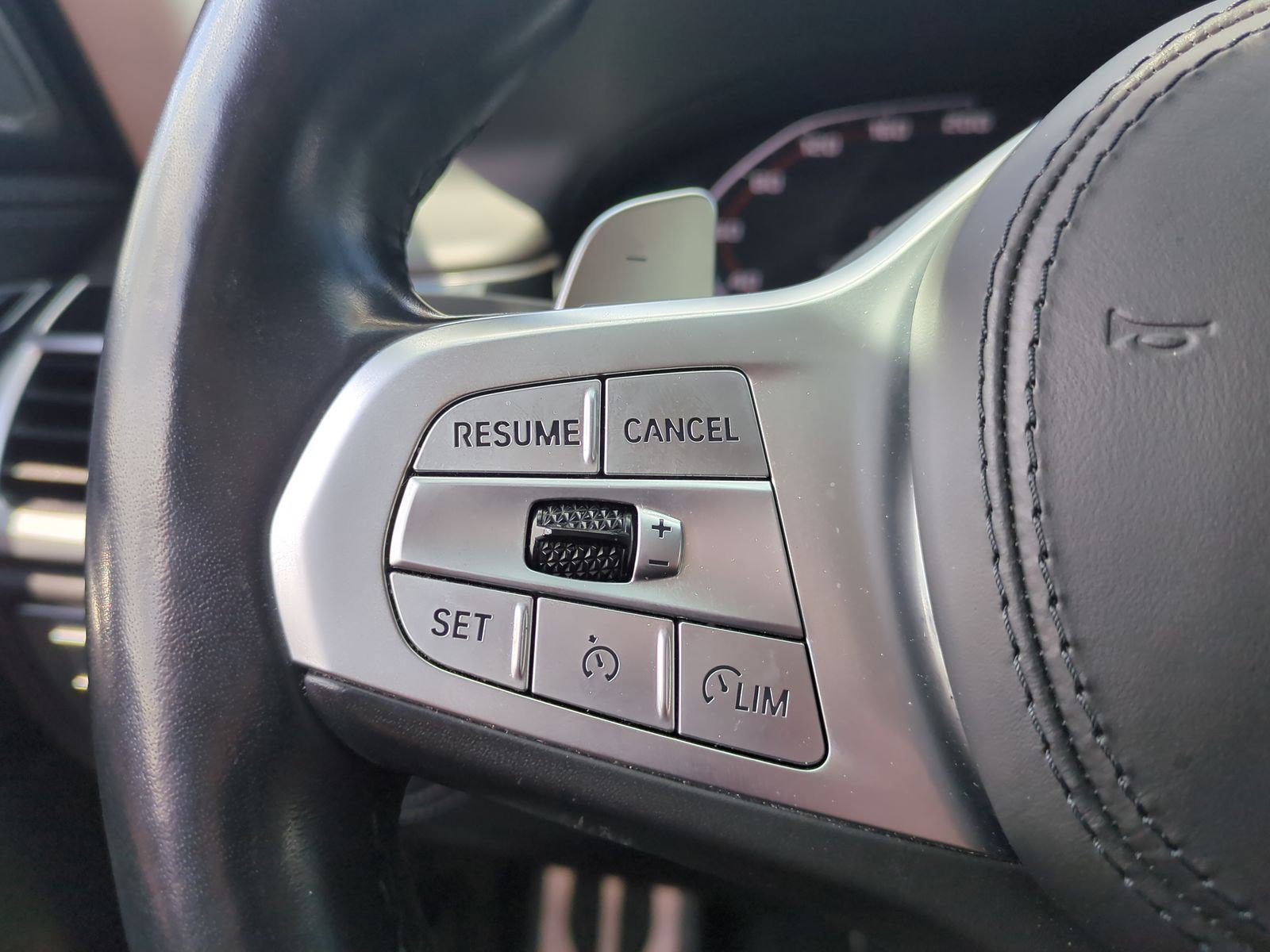 Used 2022 BMW M760i xDrive AWD/4WD image 19