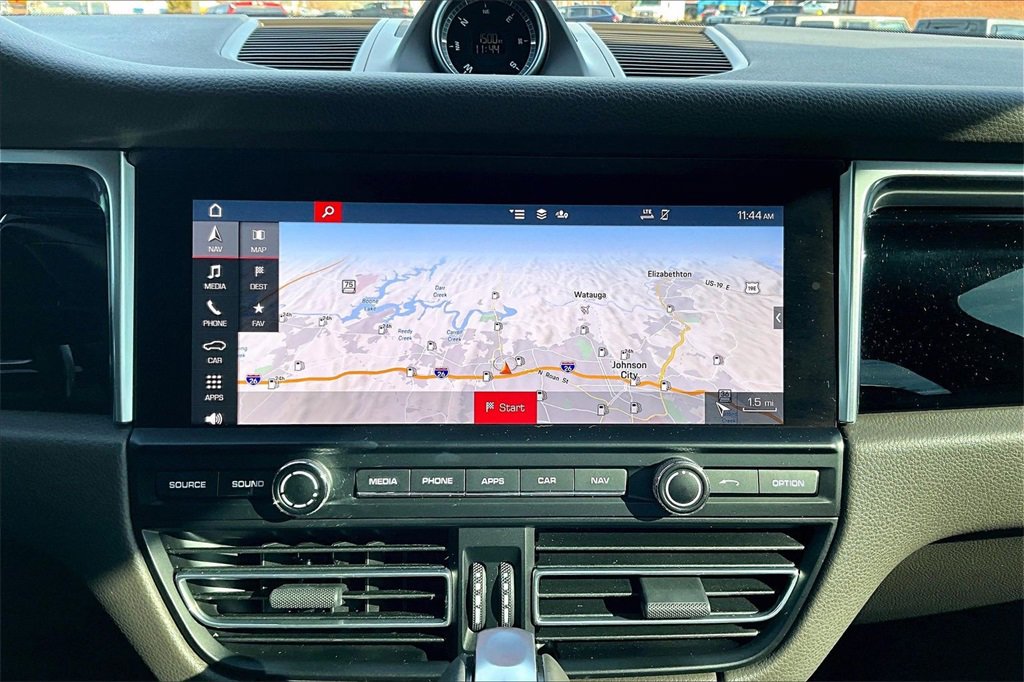 Used 2021 Porsche Macan image 31