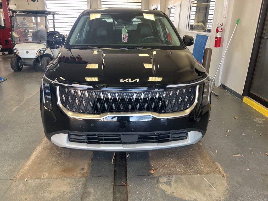 Used 2025 Kia Carnival image 8