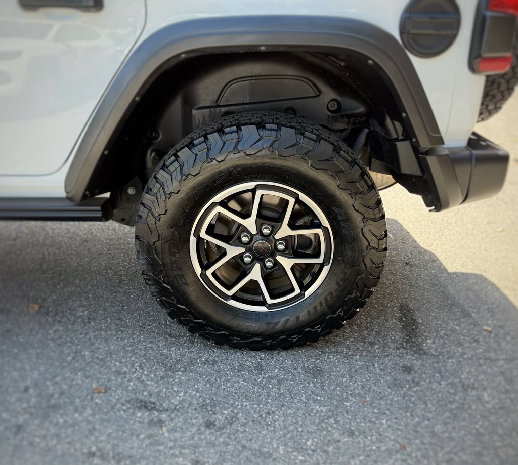 Used 2025 Jeep Wrangler Unlimited Rubicon w/ Safety Group AWD/4WD image 17