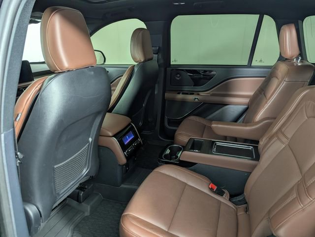 Used 2025 Lincoln Aviator Reserve w/ Jet Appearance Package image 17