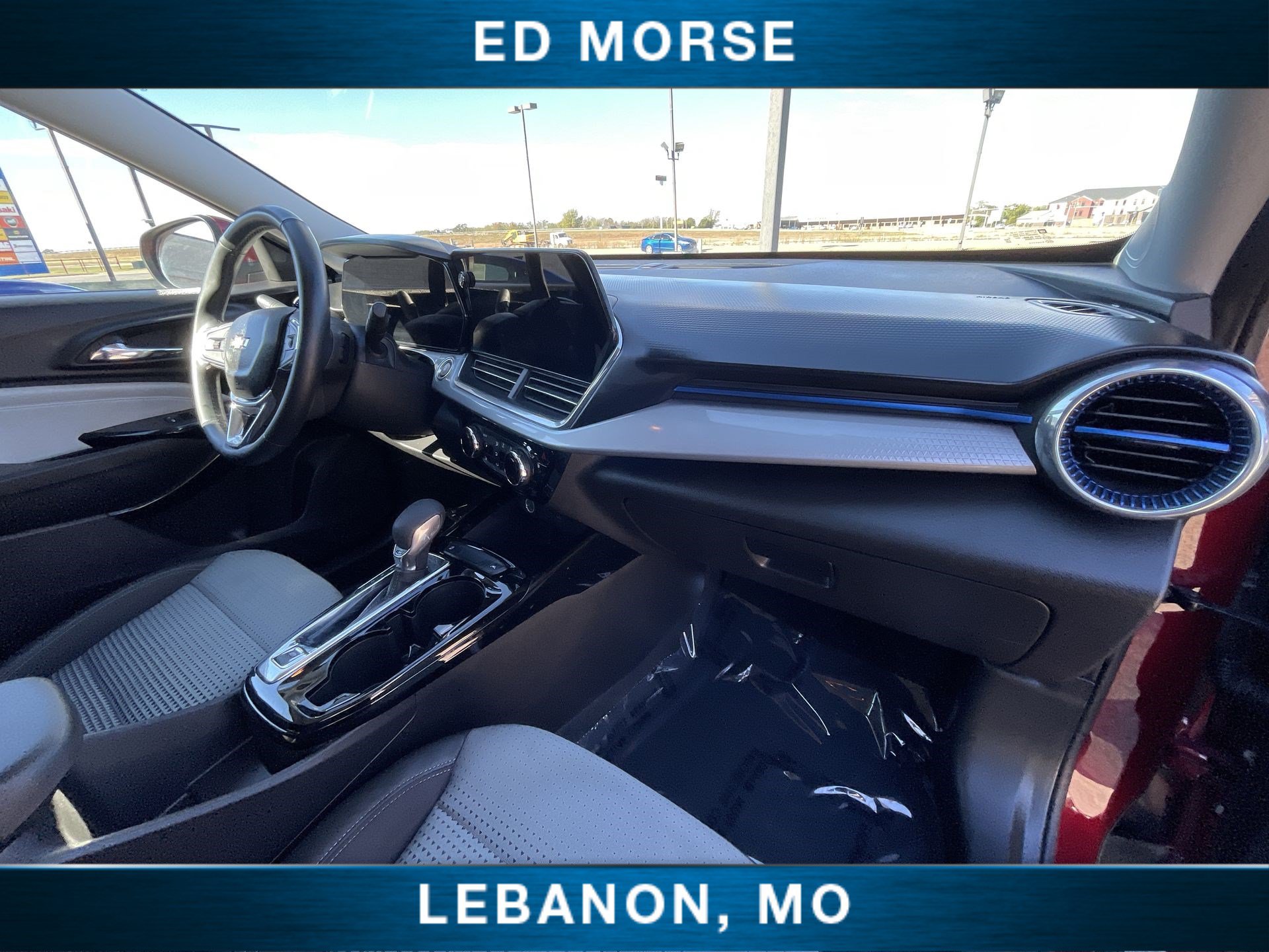 Certified 2025 Chevrolet Trax LT w/ LT Convenience Package FWD image 26