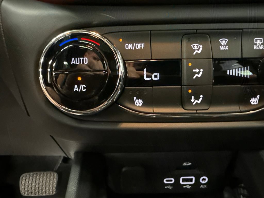 Used 2023 Chevrolet TrailBlazer RS w/ Sun and Liftgate Package AWD/4WD image 31