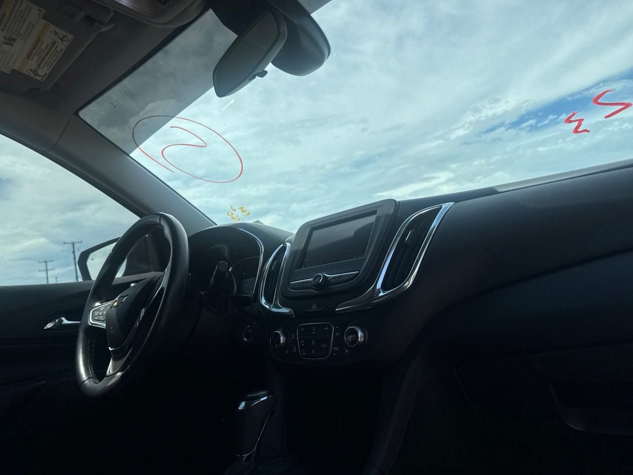Used 2020 Chevrolet Equinox LT FWD image 24