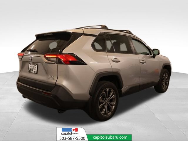 Used 2022 Toyota RAV4 XLE Premium AWD/4WD image 2