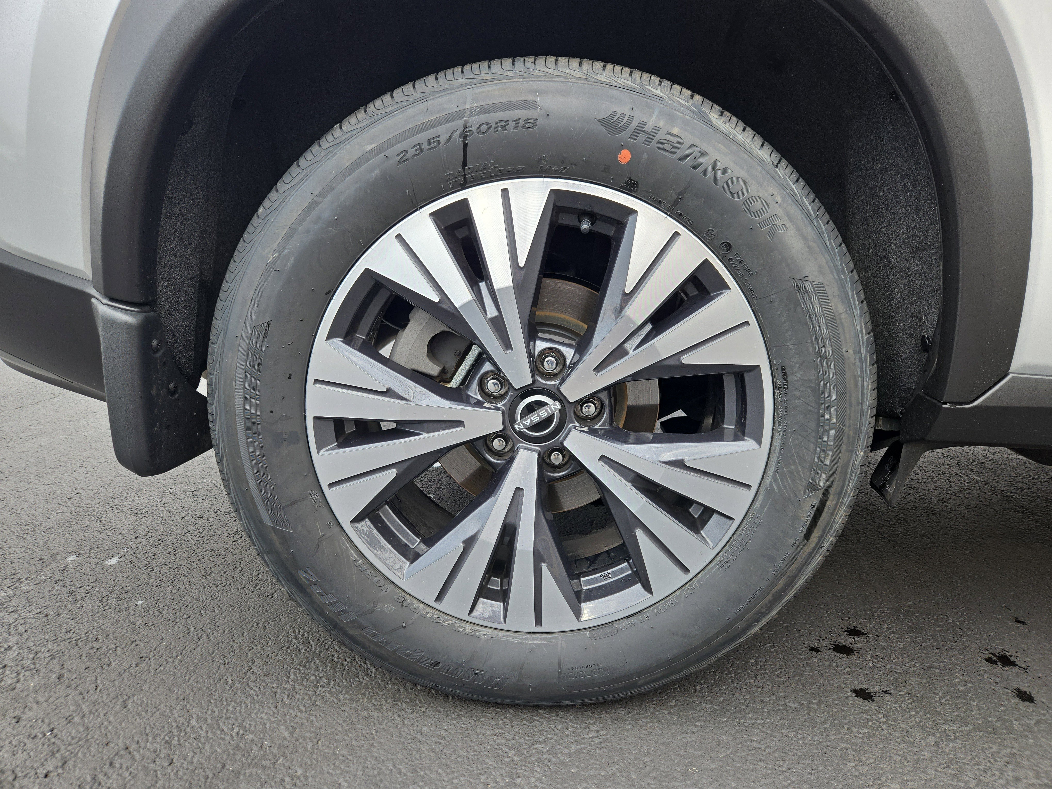 Used 2023 Nissan Rogue SV image 10