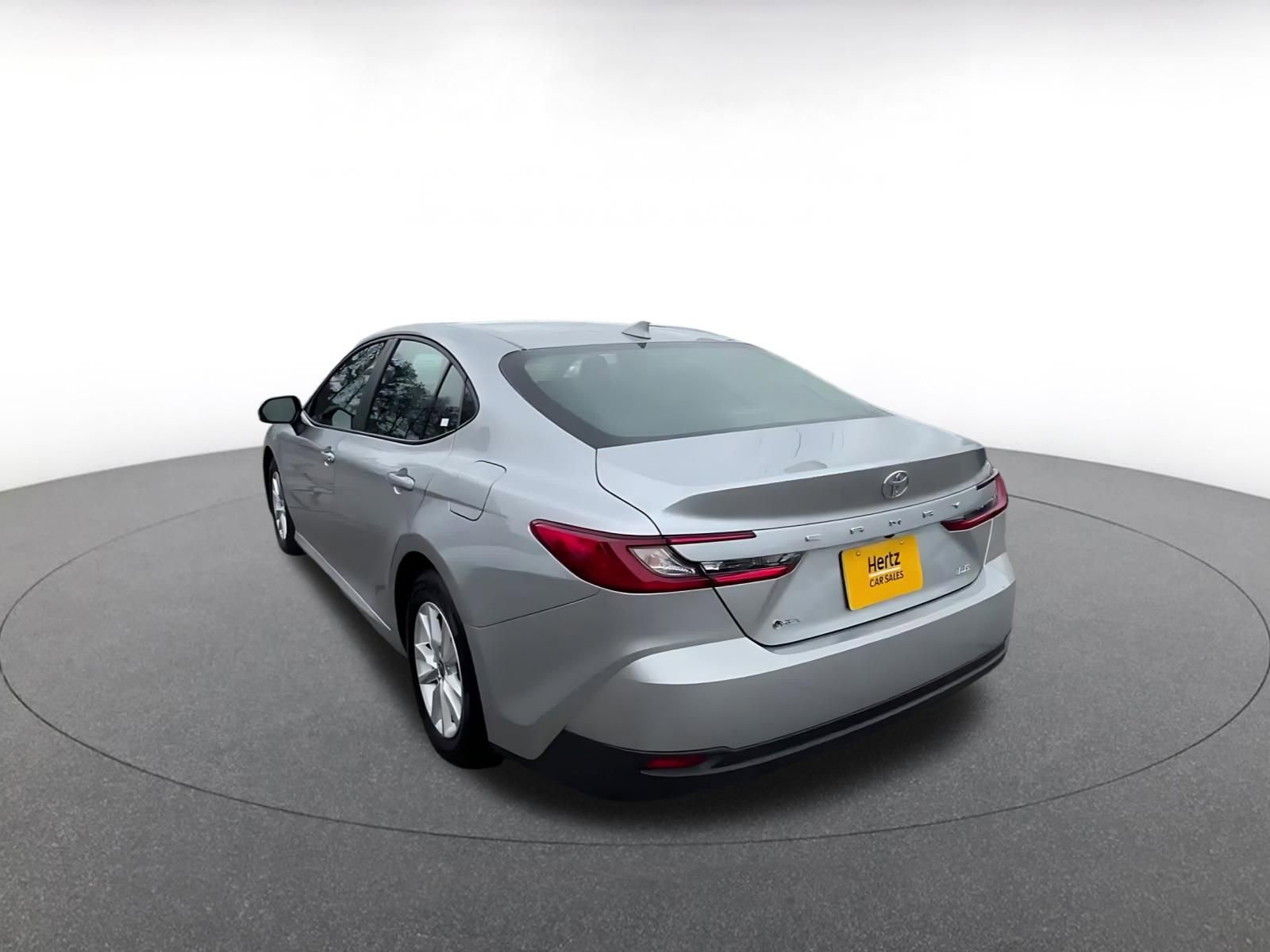 Used 2025 Toyota Camry LE FWD image 15