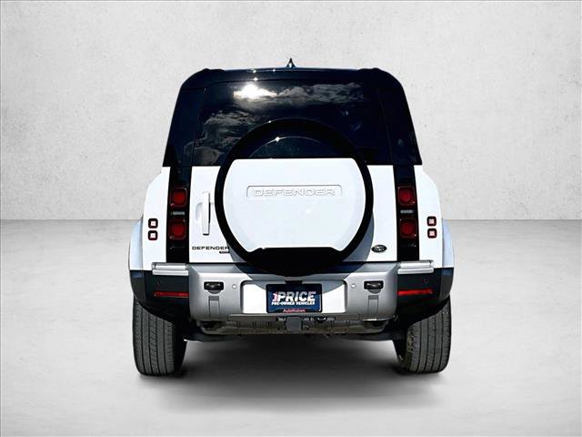Used 2023 Land Rover Defender 110 SE image 4