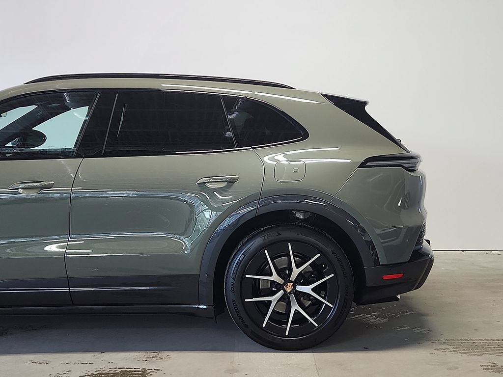 New 2026 Porsche Cayenne Electric AWD/4WD image 7