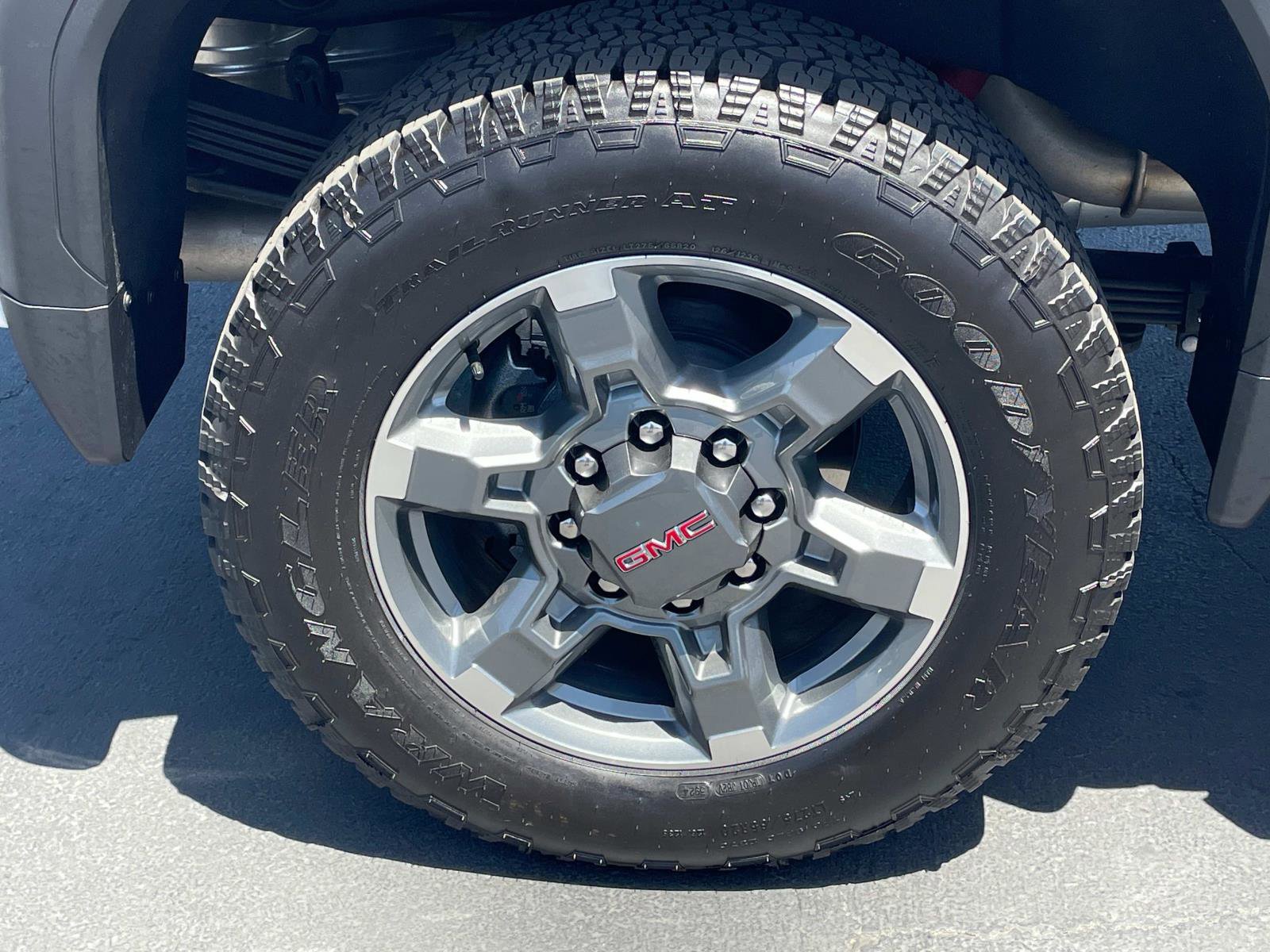 Used 2025 GMC Sierra 2500 SLT w/ SLT Premium Package image 31