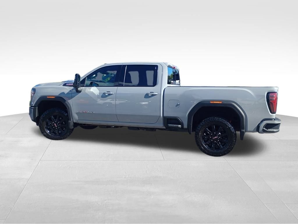 Used 2025 GMC Sierra 2500 AT4 image 7