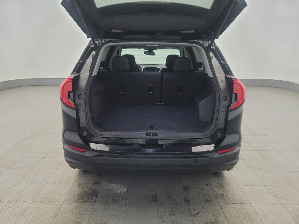 Used 2024 GMC Terrain SLE image 29