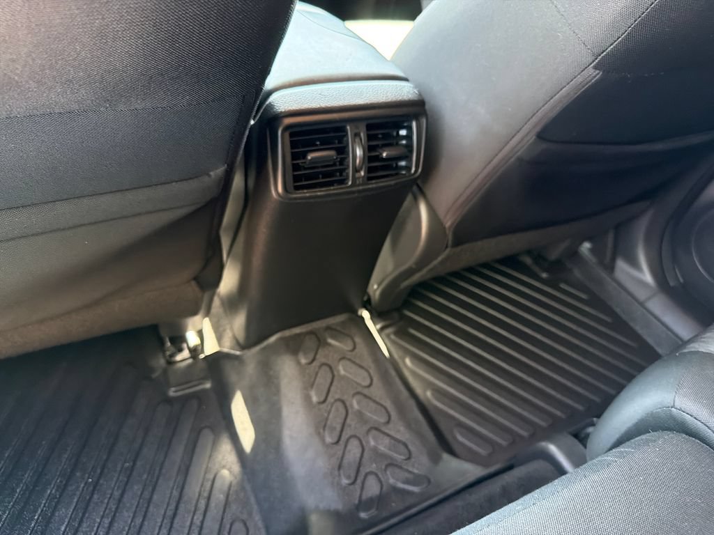 Used 2018 Nissan Rogue S w/ S Value Package FWD image 31