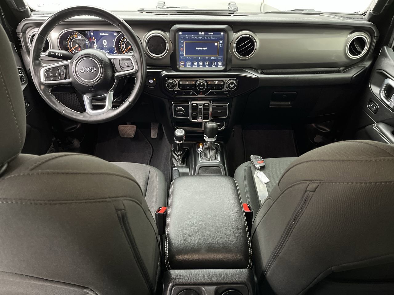 Used 2022 Jeep Wrangler Unlimited Sahara w/ Cold Weather Group AWD/4WD image 4