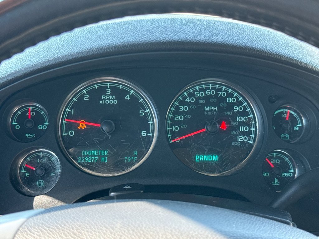 Used 2012 Chevrolet Avalanche LTZ AWD/4WD image 16