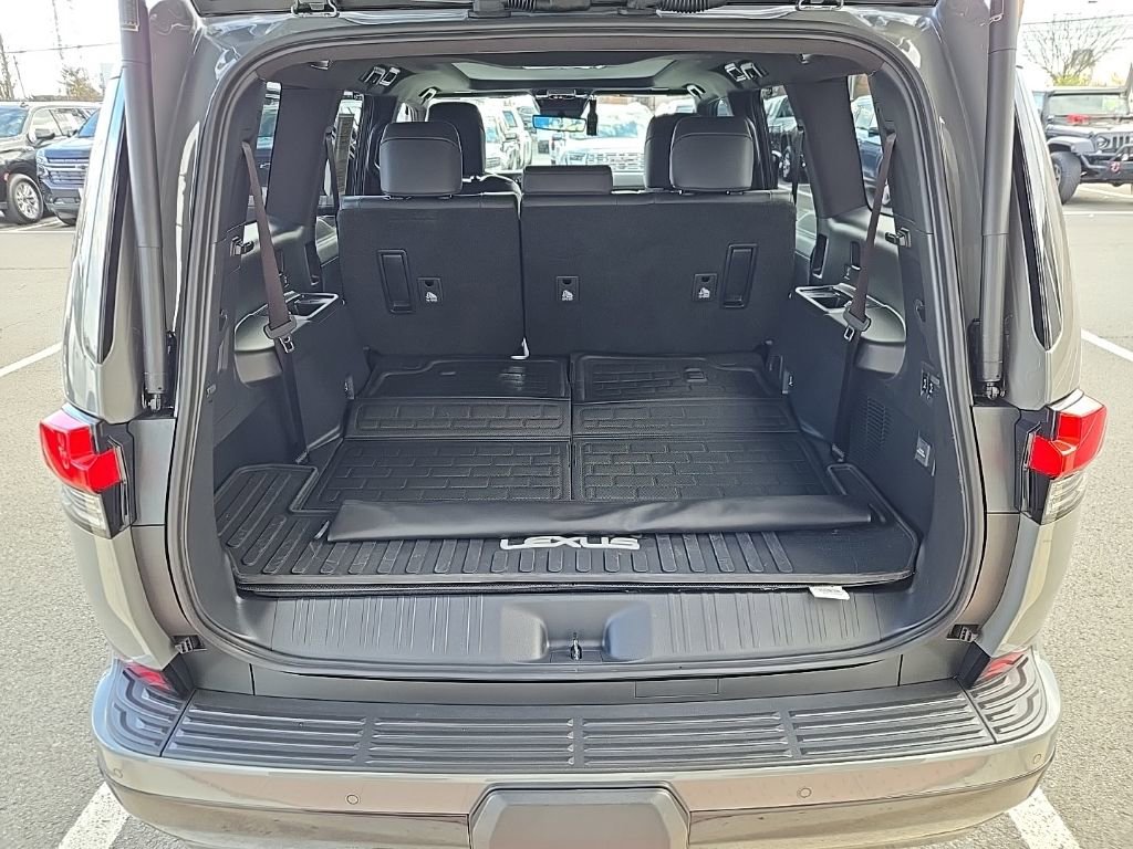 Used 2025 Lexus GX 550 w/ Accessory Package (2T) image 61