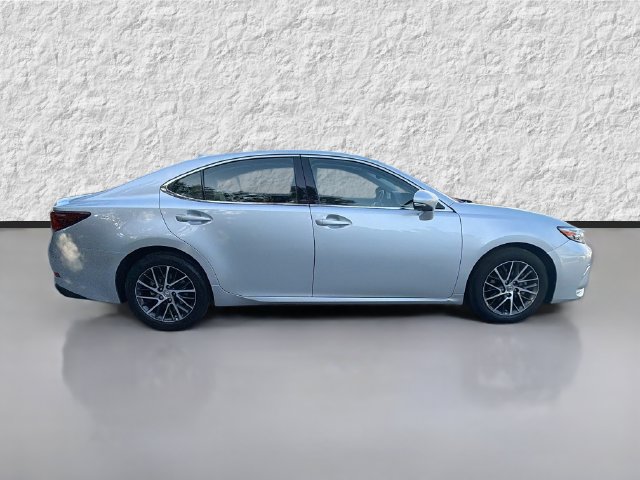 Used 2016 Lexus ES 350 w/ Luxury Package w/Wood Trim FWD image 2