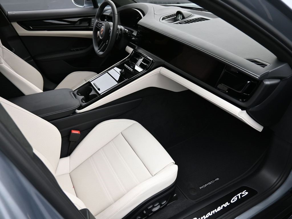 New 2026 Porsche Panamera GTS image 33