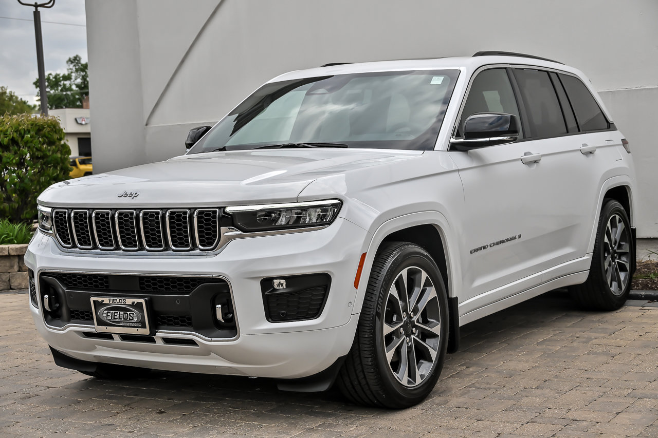 Used 2024 Jeep Grand Cherokee Overland w/ Trailer Tow Package AWD/4WD image 6