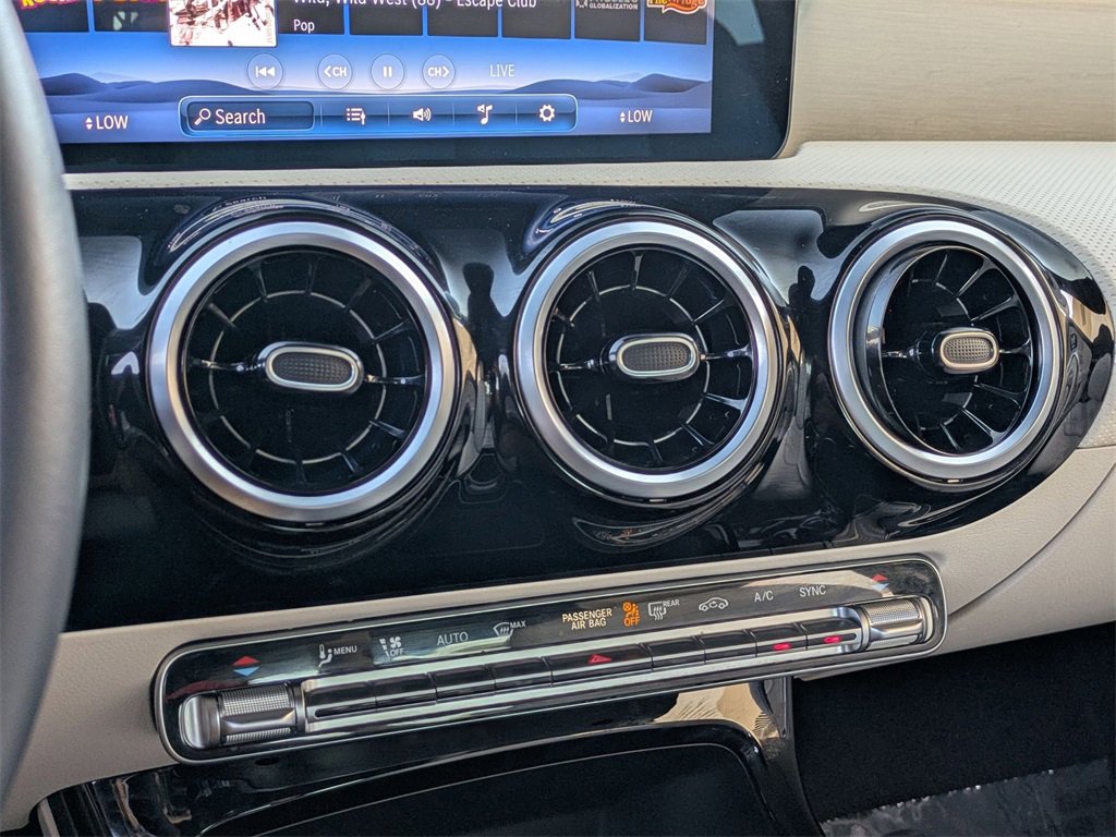 Used 2025 Mercedes-Benz CLA 250 image 17