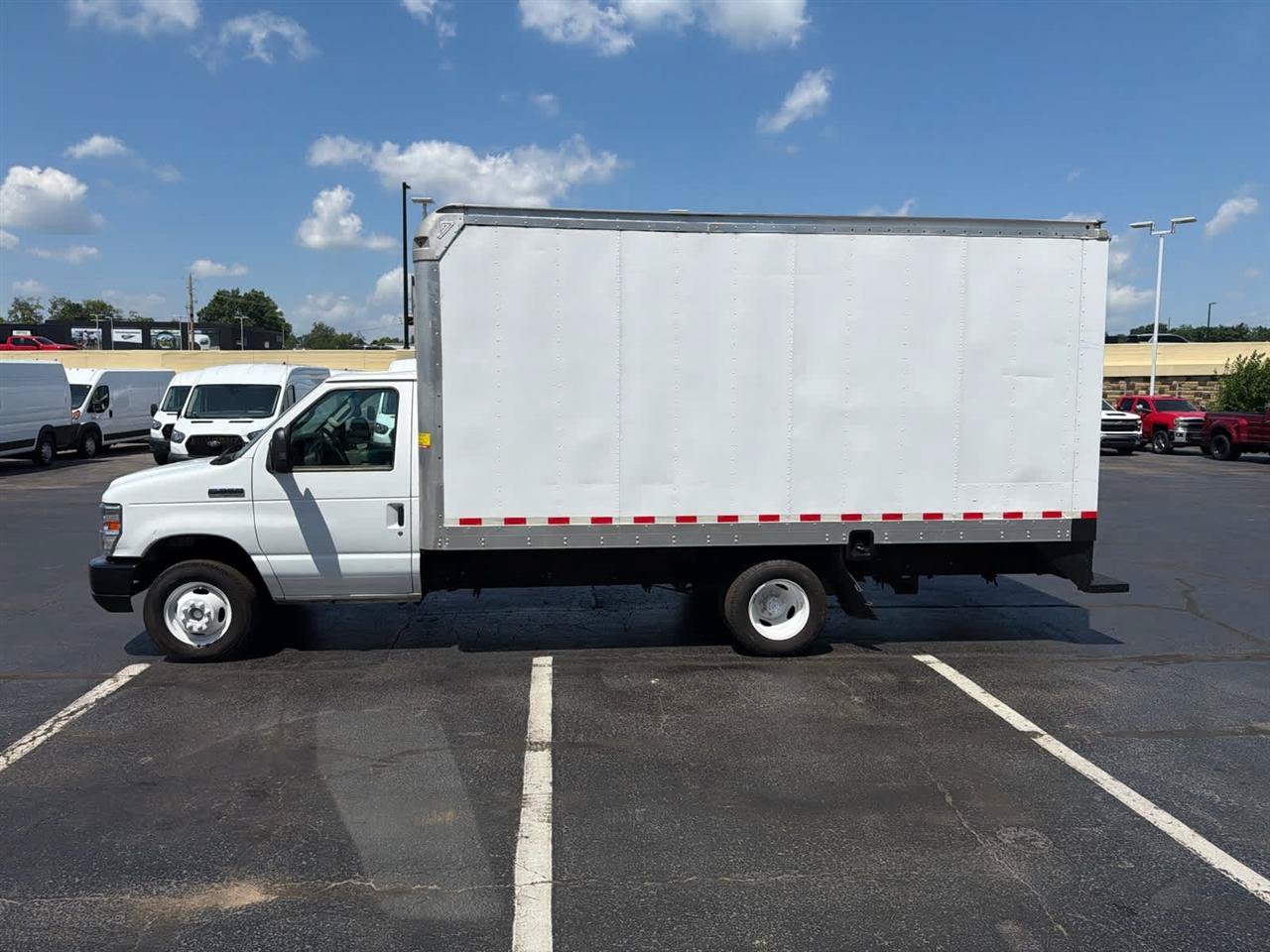 Used 2018 Ford E-350 and Econoline 350 Super Duty RWD image 5