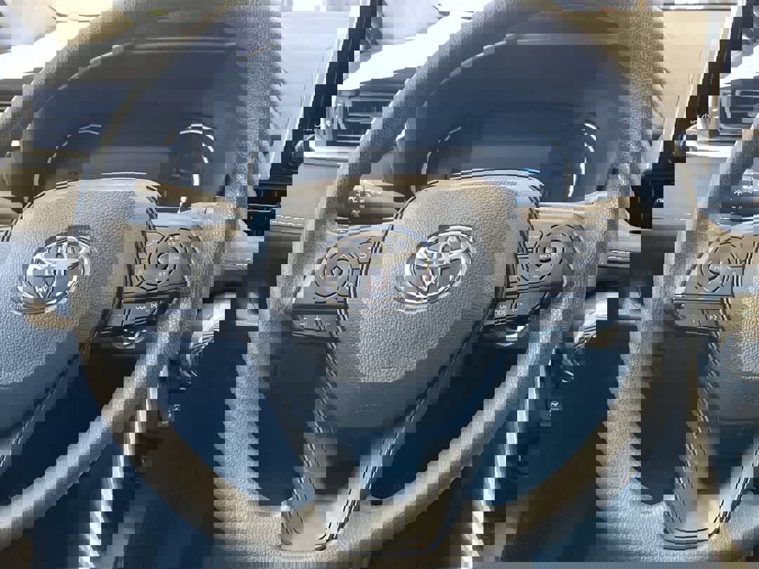 Used 2024 Toyota RAV4 XLE image 17