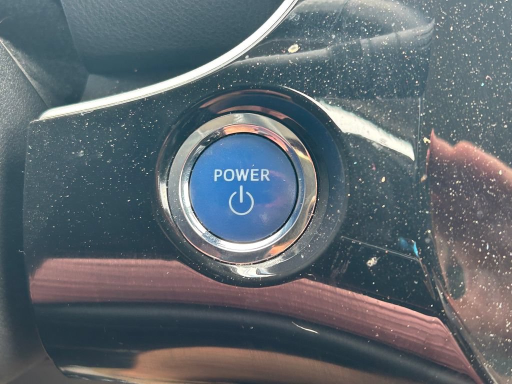 Certified 2021 Toyota Prius XLE FWD image 25
