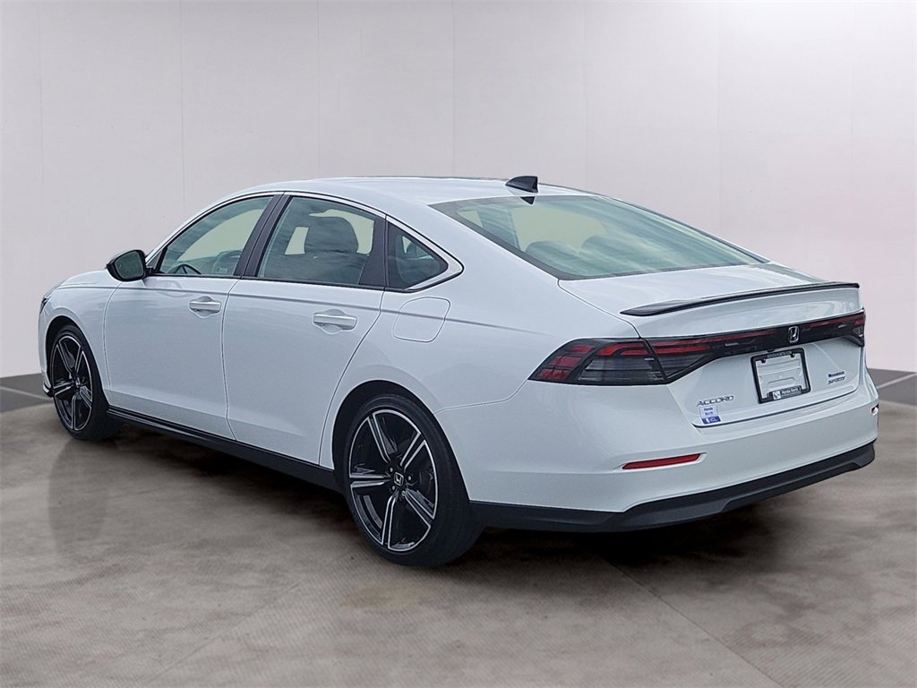 Used 2024 Honda Accord Sport image 6