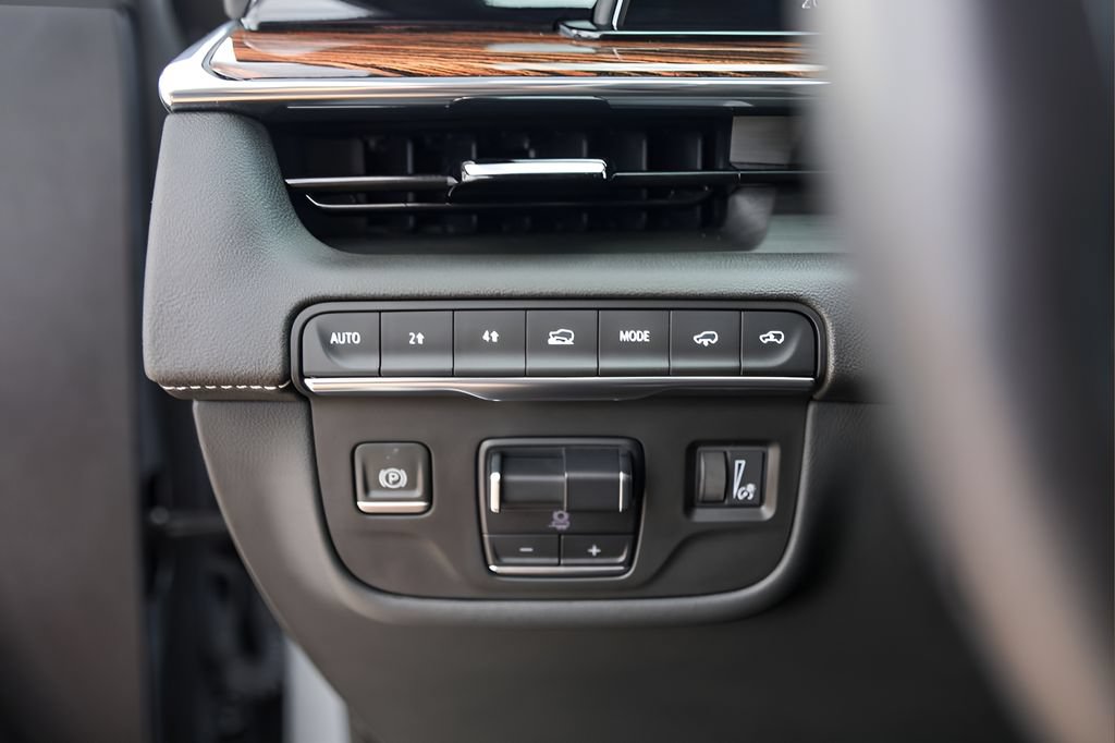 Certified 2024 Cadillac Escalade Premium Luxury w/ Performance Package AWD/4WD image 15