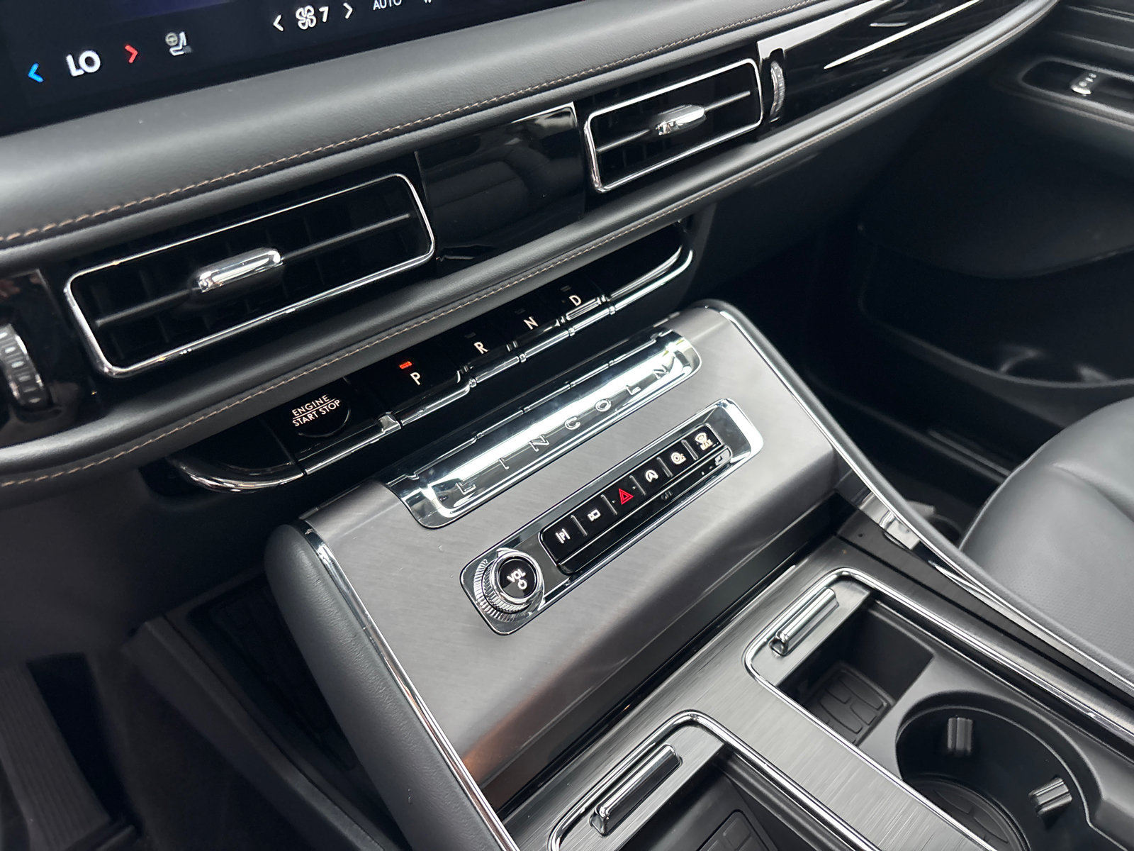 New 2026 Lincoln Aviator AWD image 22