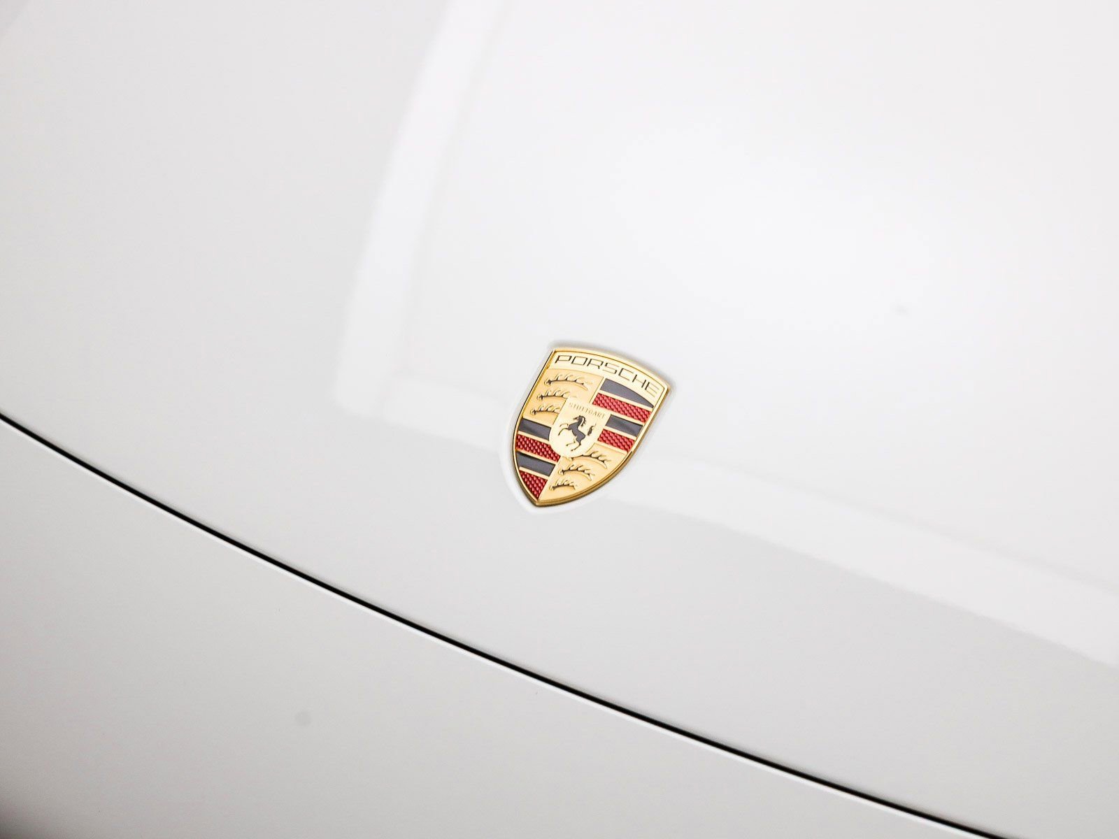 Certified 2025 Porsche Macan Electric image 12