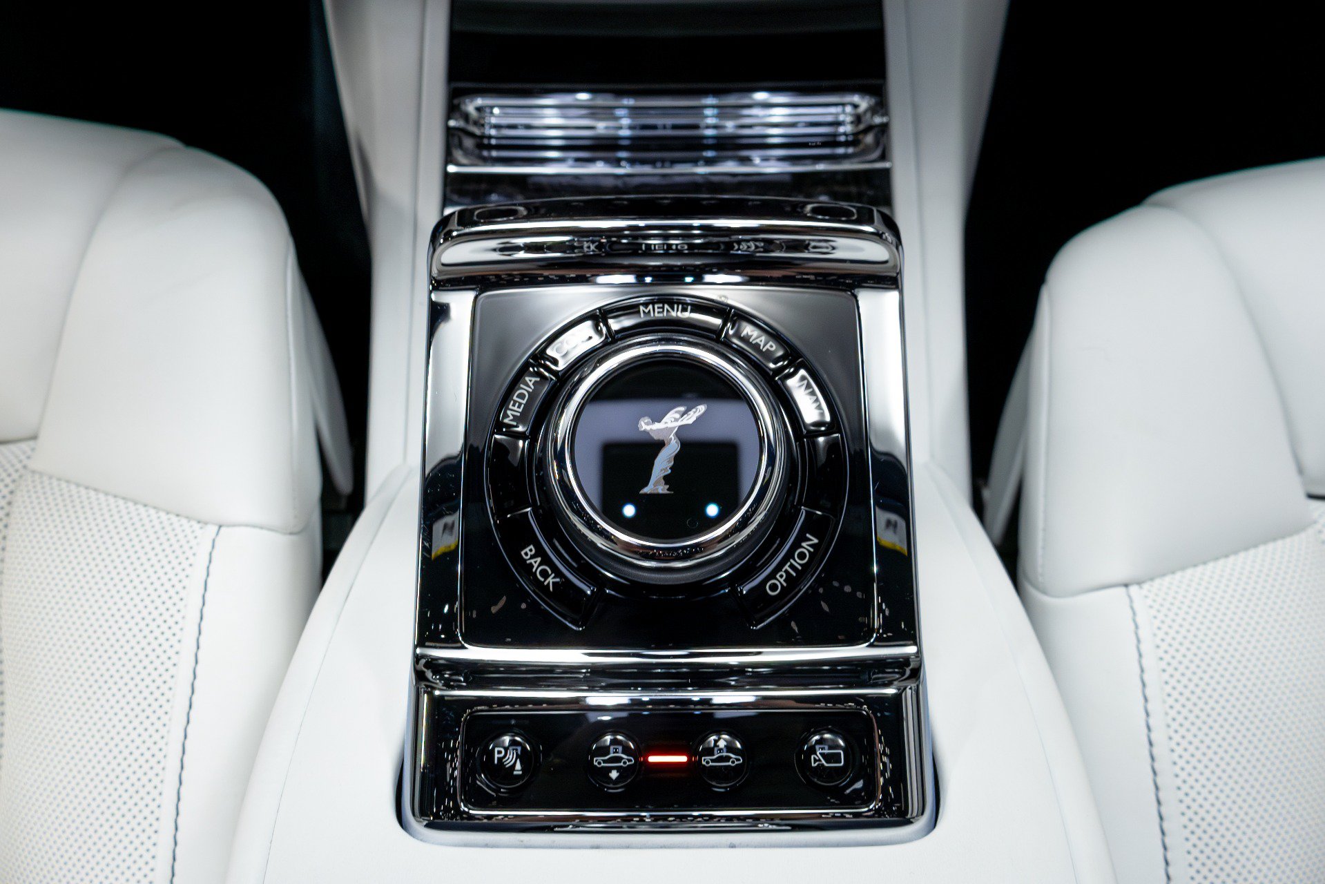 Used 2021 Rolls-Royce Phantom Sedan RWD image 44