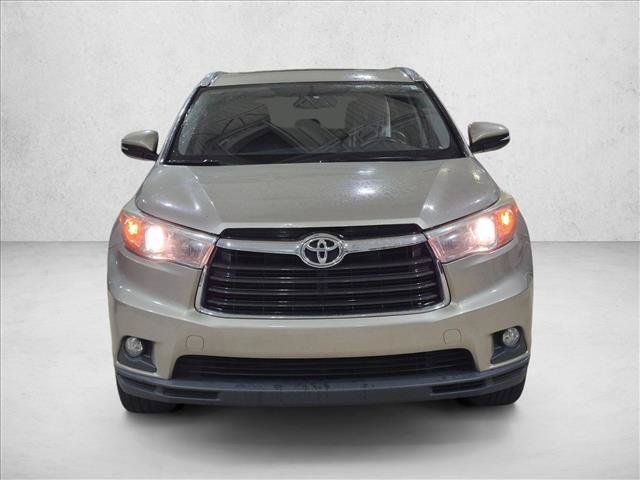 Used 2016 Toyota Highlander XLE FWD video 2