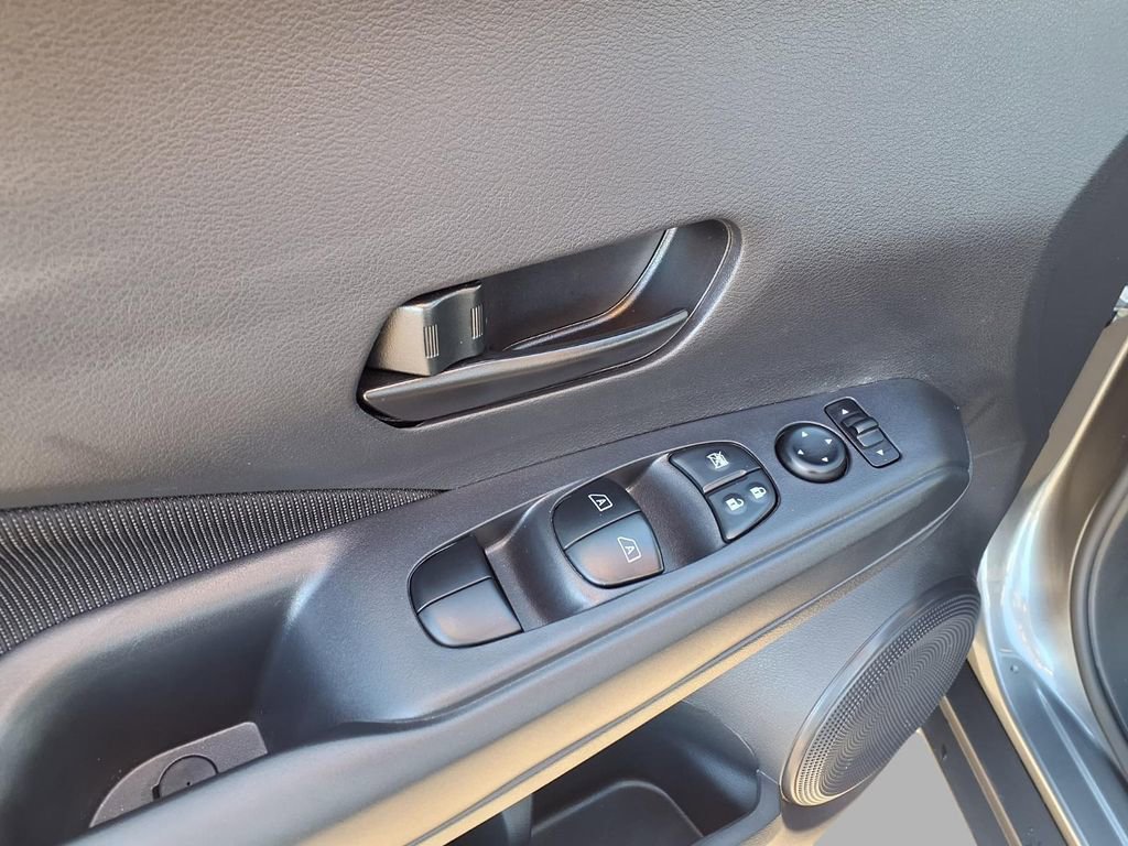 Certified 2025 Nissan Kicks Play S image 19