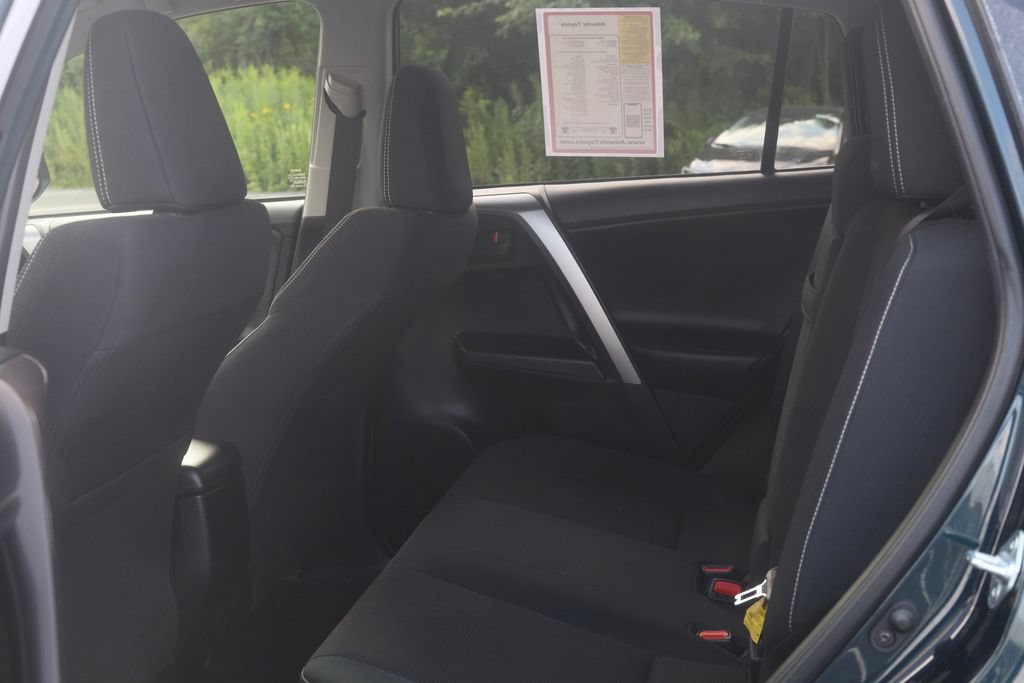 Certified 2018 Toyota RAV4 LE AWD/4WD image 32
