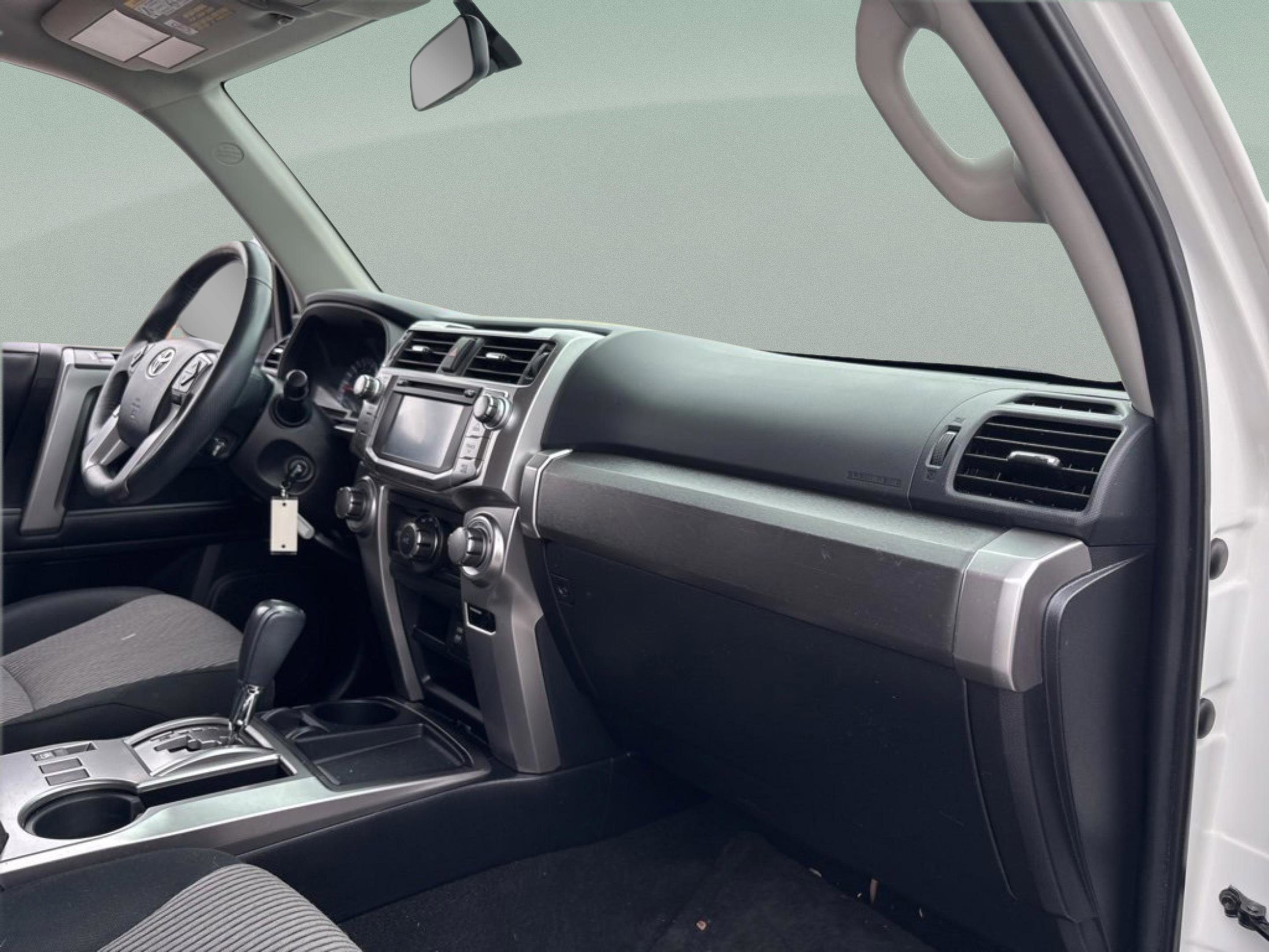 Used 2018 Toyota 4Runner SR5 image 33